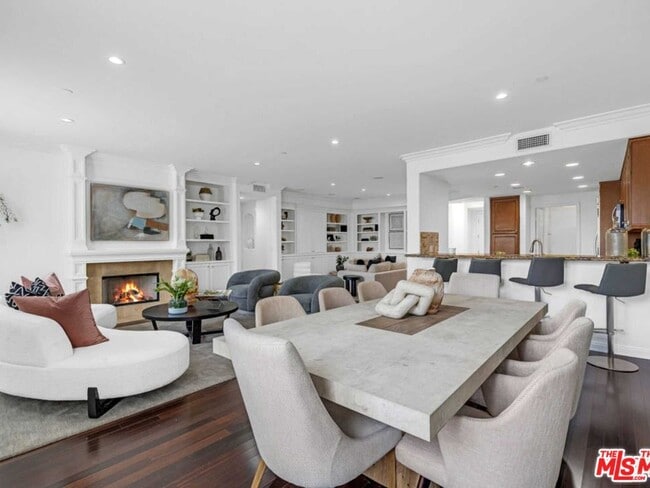 Building Photo - 143 N Arnaz Dr Unit 304