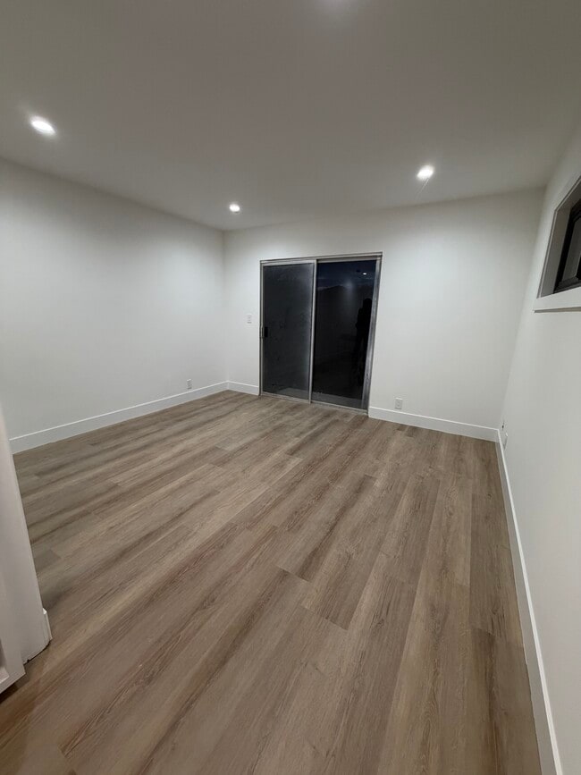 Building Photo - 8057 Nardian Way