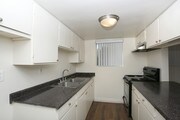 2 BR, 1 BA - University Court