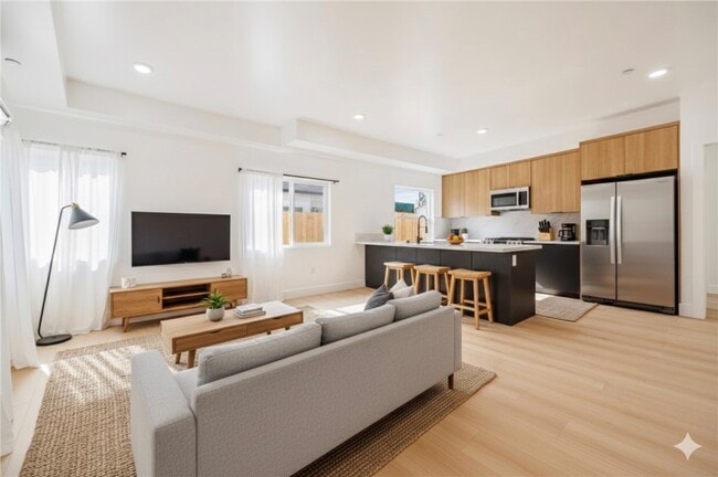 Photo - 1557 S Ogden Dr