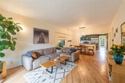 Photo - 2833 Elm St