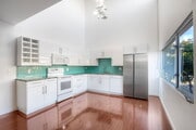 Photo - MODERN TOWNHOME, 2 EN SUITE BEDROOMS ON SEPARATE LEVELS, PRIVATE ROOF DECK WITH SUNSET VIEWS Unit 9
