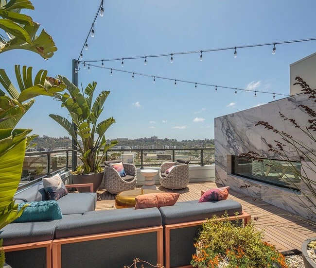 Building Photo - Rivair Apartment Homes