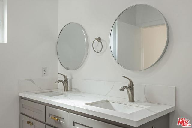 Building Photo - 2057 S Garth Ave Unit B Rental