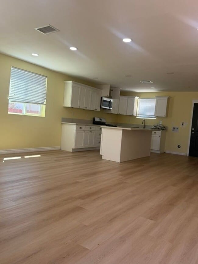 Photo - 1234 E Esther St Unit 1234
