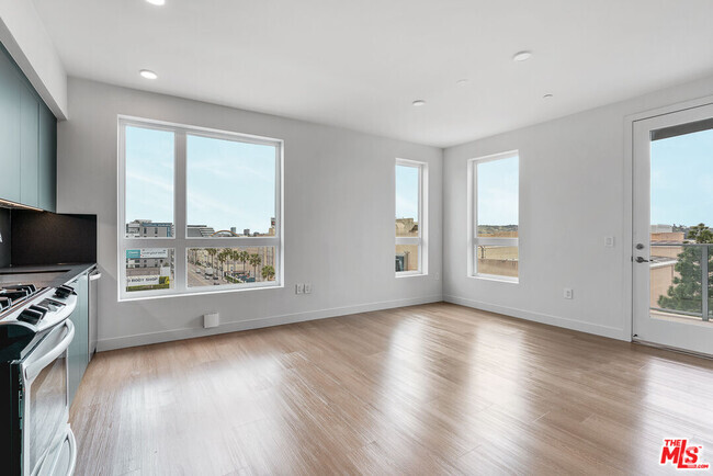 Building Photo - 10601 Washington Blvd Unit 409 Rental