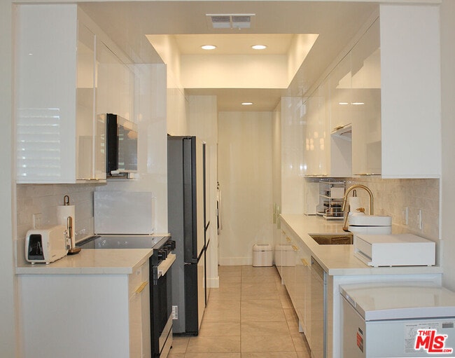 Photo - 2175 S Beverly Glen Blvd Unit 302