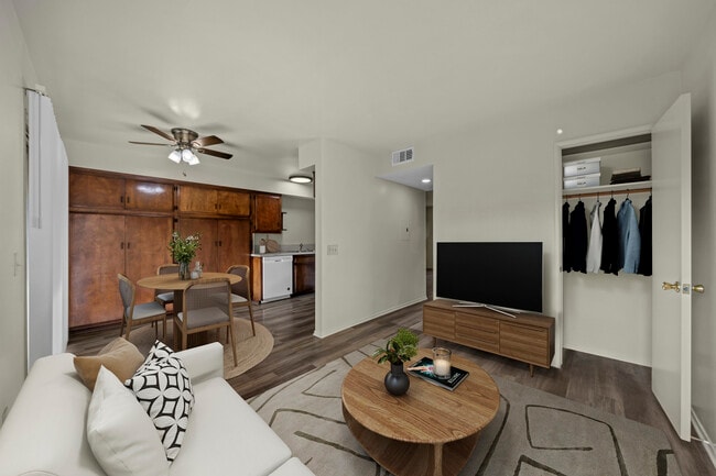 Photo - Los Robles Villas