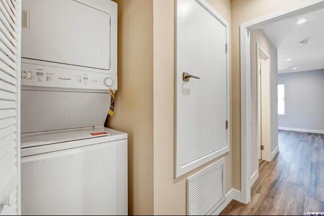 Photo - 2218 Montrose Ave