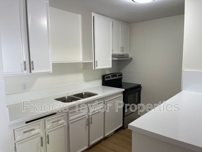 Photo - 424 Plymouth Dr Unit #19