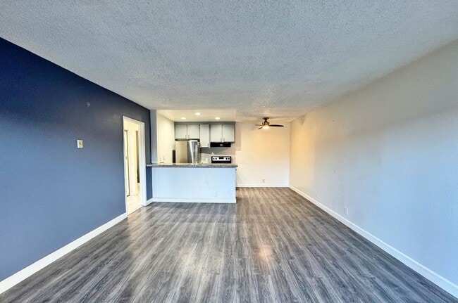 Photo - 5500 Ackerfield Ave