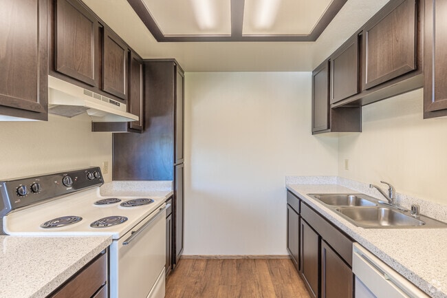 1BR, 1BA - 620SF - Bree Manor