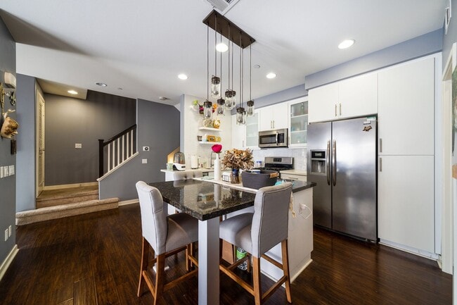 Photo - MI/Special Charming 2-Bed / 2.5-Bath Townh...
