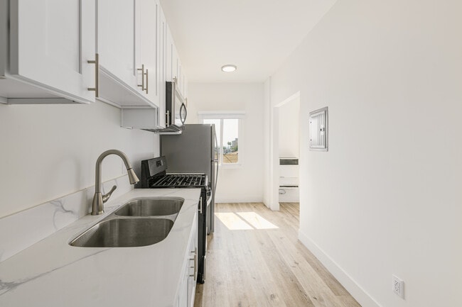 Photo - 1623 Mariposa Ave Unit 105