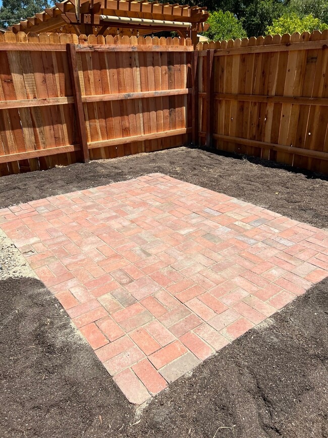 Photo - 911 E Aliso St Unit B