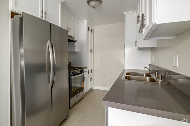 Interior Photo - 3910 Coco Ave