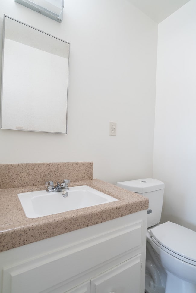 Photo - 819 Ocean Park Blvd Unit 4