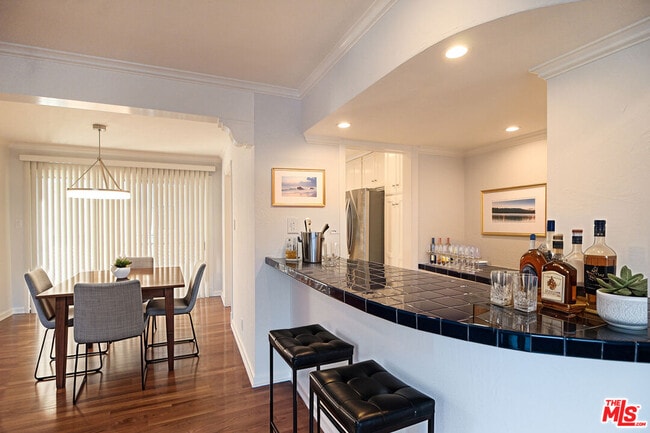 Photo - 930 S Bedford St Unit 4