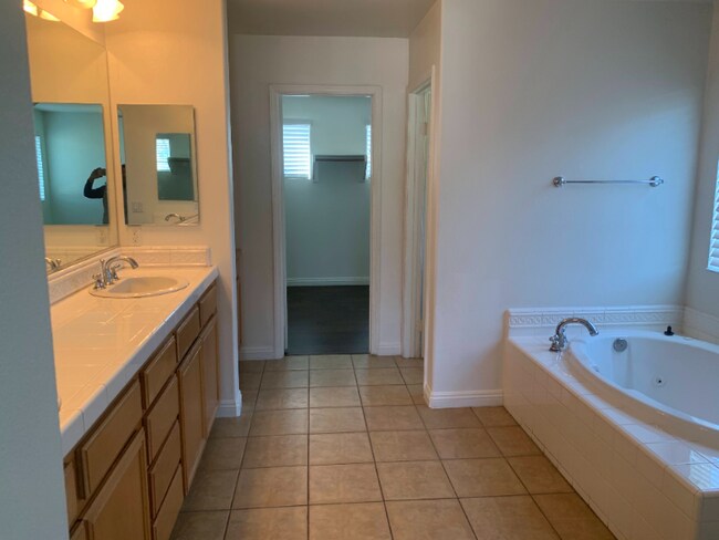 Photo - 2568 S Rochelle Ave