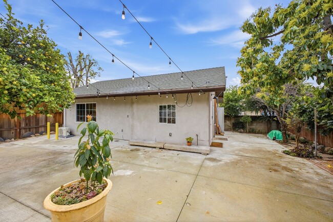 Building Photo - 570 W Montana St Unit 570 Montana