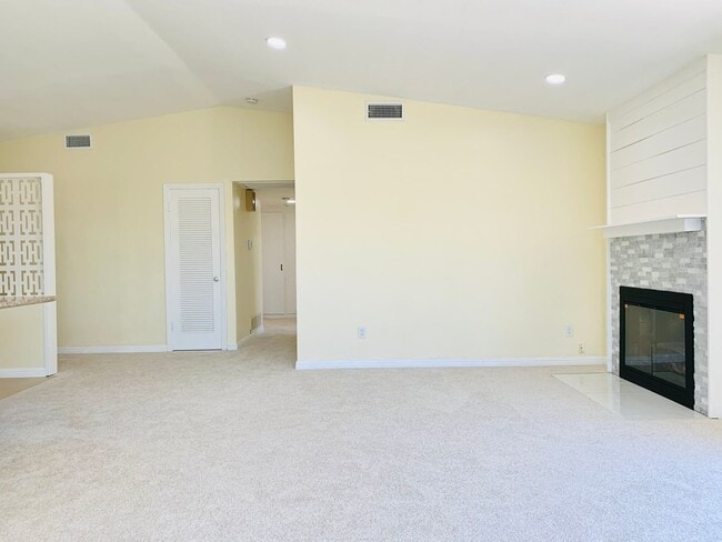 Photo - BEAUTIFUL AND SPACIOUS 3BD/2BA HOME IN CLAIREMONT! ONLY $4,295/mo! - Available September