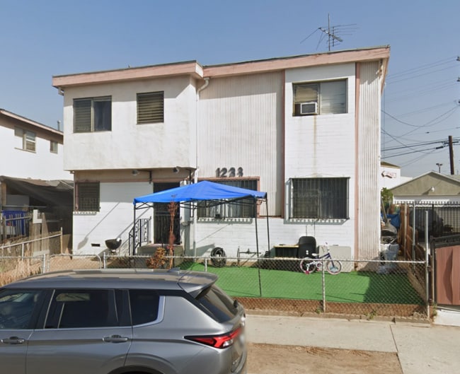 Building Photo - 1.0 bedroom in Los Angeles California 90022 Unit 3 Rental