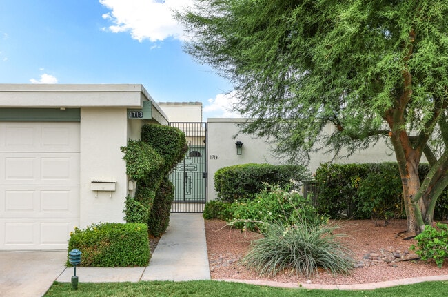 Photo - 1713 Grand Bahama Dr W