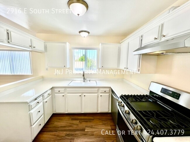 Photo - 2916 E South St Apartment Unit 4