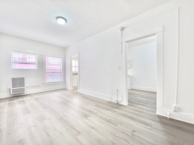 Building Photo - 427 S Alvarado St Rental