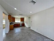 Photo - 729 W 12th St