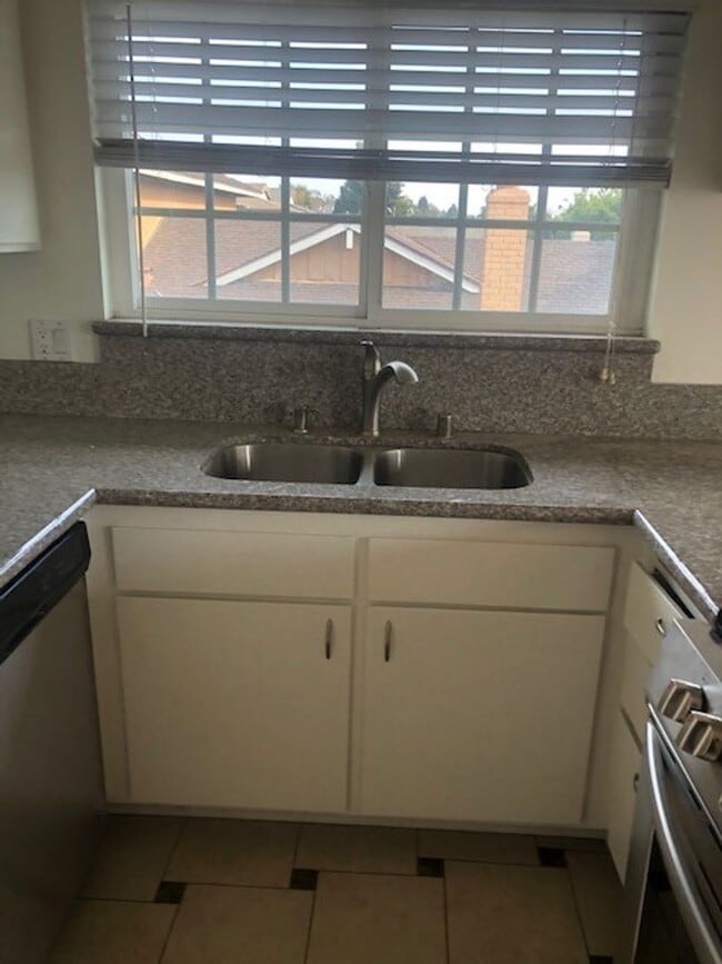 Photo - 18342 Patterson Ln Unit 4