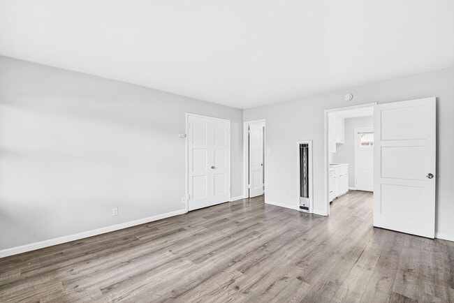Photo - 445 W 15th St Unit 04