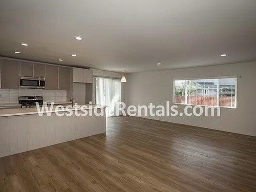 Building Photo - 3449 Keystone Ave