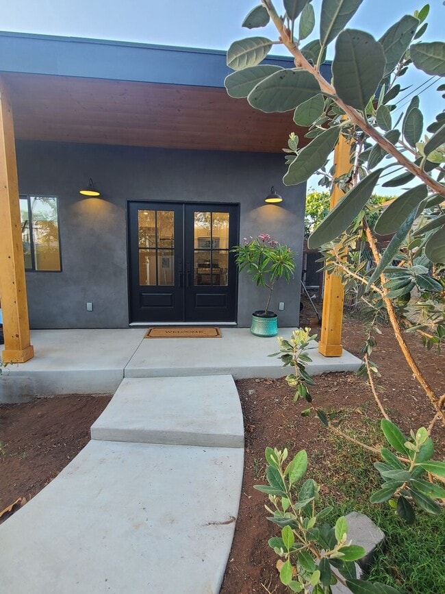 Gorgeous & Modern ADU w/ Solar, Washer/Dry... - Gorgeous & Modern ADU w/ Solar, Washer/Dry... House
