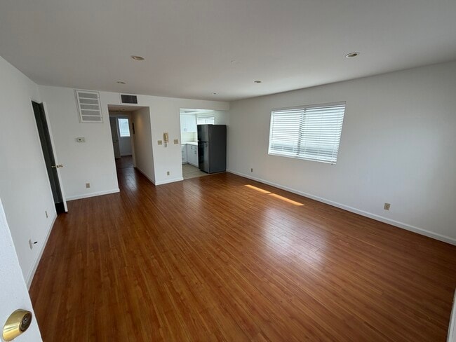 Photo - 308 E Valencia Ave