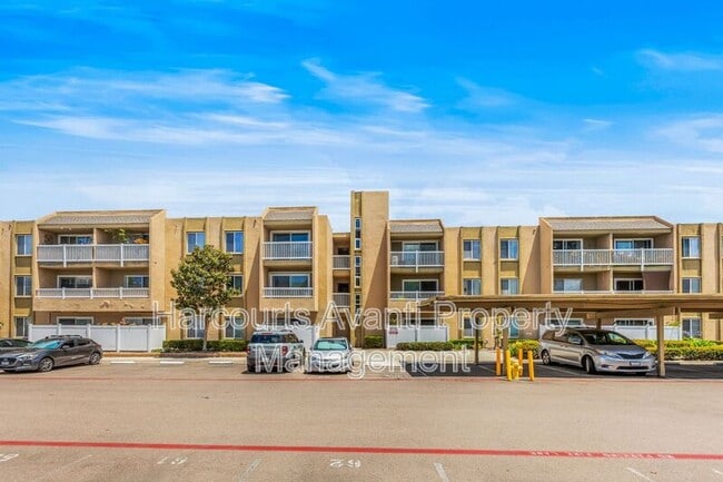 Building Photo - 3030 Suncrest Dr Unit 209