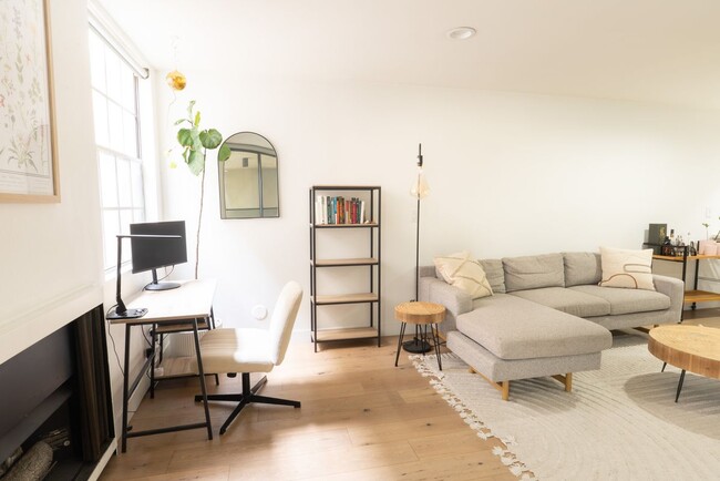 Photo - 740 Kings Rd Unit 122