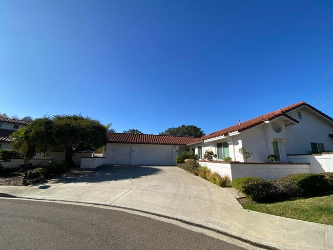 Building Photo - 4 Bedroom Encinitas home with Views!