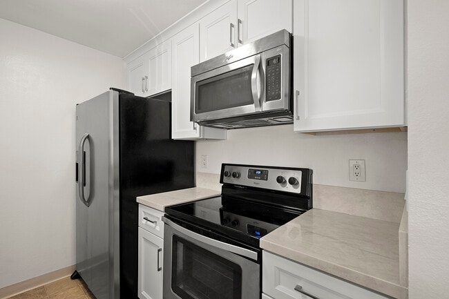 Building Photo - 6151 Rancho Mission Rd Unit #209