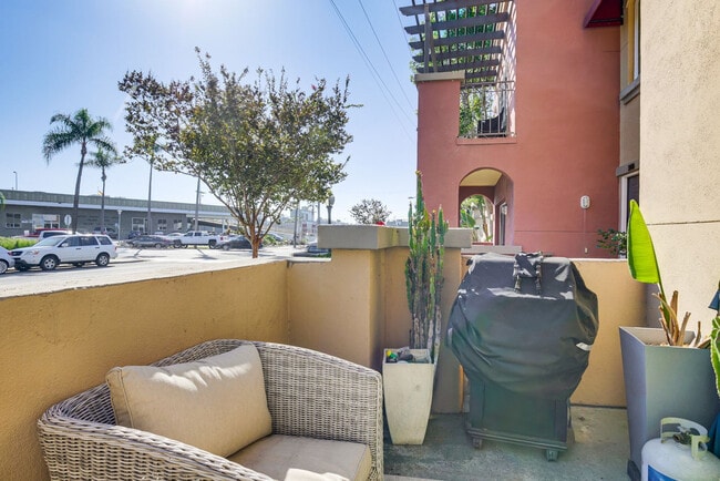 Photo - 1284 University Ave Unit SI FL1-ID1546265P