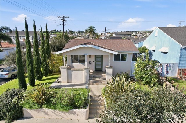 Photo - 1939 S Leland St