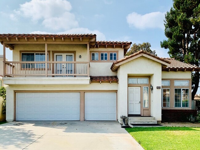 Building Photo - Beautiful 3 Bedrooms, 2.5 Baths Home with 3 Garage in Gated West Covina Community