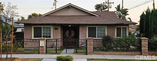 Building Photo - 402 E Cypress Ave Rental