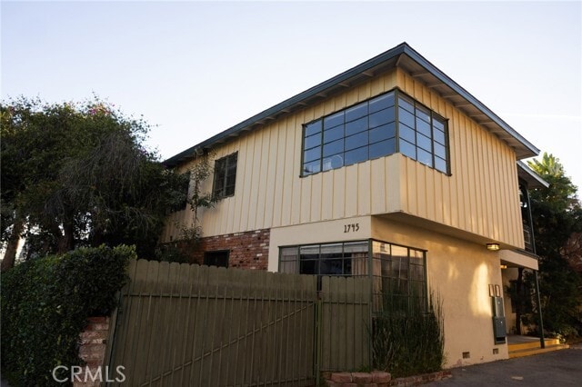 Building Photo - 1745 Mariposa Ave