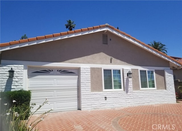 Building Photo - 3343 Tannencrest Dr