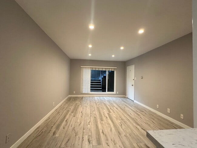 Photo - 7555 De Longpre Ave Unit 9