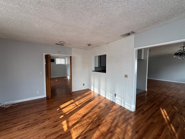 Photo - 5208 Wilkinson Ave Unit 4