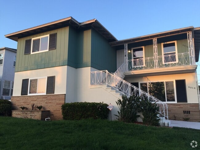 Building Photo - 6016 S Fairfax Ave Unit Fairfax Rental