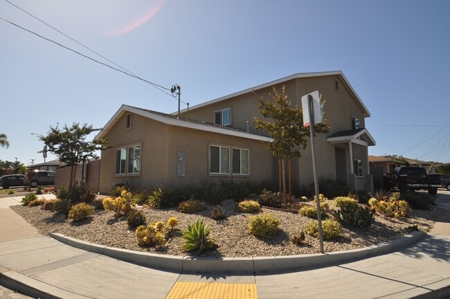7BD/5BA, LOTS of Parking!! - 7BD/5BA, LOTS of Parking!! House