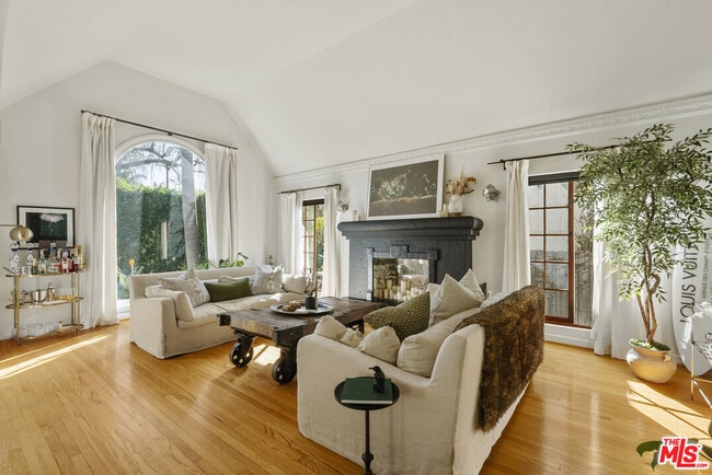 Photo - 105 S La Jolla Ave